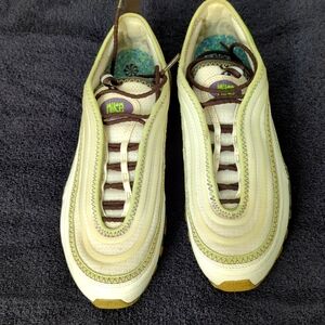 Nike Air Max Terrascape Sneakers Mens SZ  9.5 White Vivid Green pre owned Men's